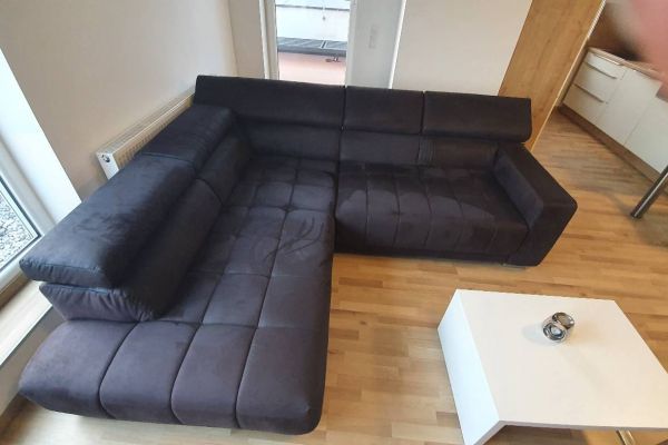 Couch in schwarz neuwertig