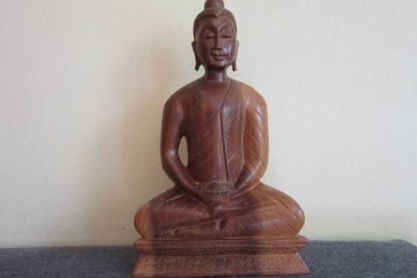 Buddha Skulptur - Holz Schnitzerei - Vollholz - 24cm x 15cm